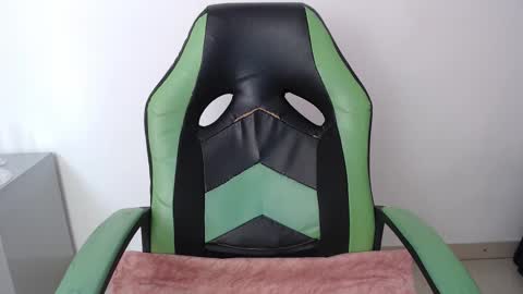 Trixie 3 online show from February 20, 2026, 2:28 pm