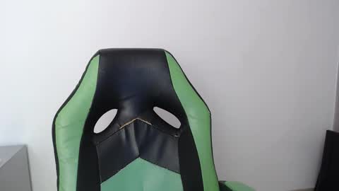 Trixie 3 online show from February 26, 2026, 2:27 pm