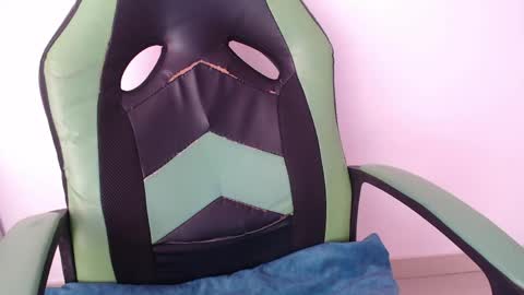 Snapshot of we_n_you chatting on May 30, 2026, 7:33 pm Trixie 3 online show from May 30, 2026, 7:33 pm