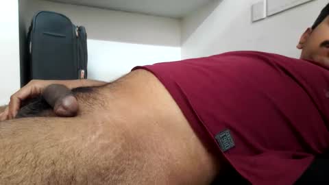 sexyguy online show from December 17, 2025, 10:32 am