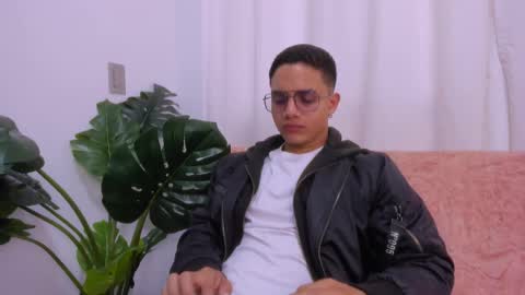 Jhonny Dick  his neighbors. online show from September 29, 2025, 7:19 pm