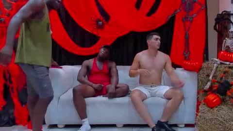 Jhonny Dick  his neighbors. online show from October 27, 2025, 7:18 pm