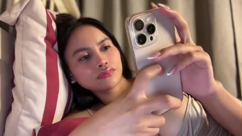 Snapshot of webcammaggie chatting on October 6, 2025, 5:43 pm Maggie online show from October 6, 2025, 5:43 pm