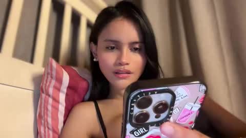 Snapshot of webcammaggie chatting on February 16, 2026, 5:25 am Maggie online show from February 16, 2026, 5:25 am