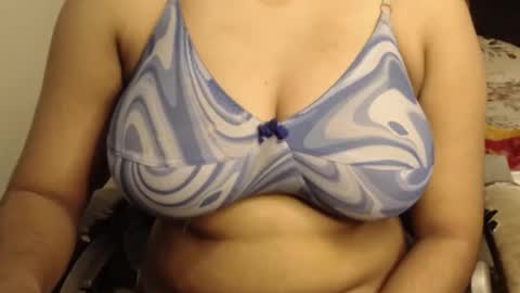 mina online show from December 4, 2025, 9:23 pm