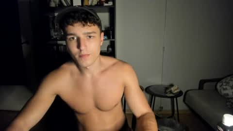 Snapshot of wee_willy_winky chatting on June 26, 2026, 12:37 am wee_willy_winky online show from June 26, 2026, 12:37 am