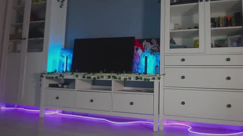  moon  online show from December 5, 2024, 1:28 pm