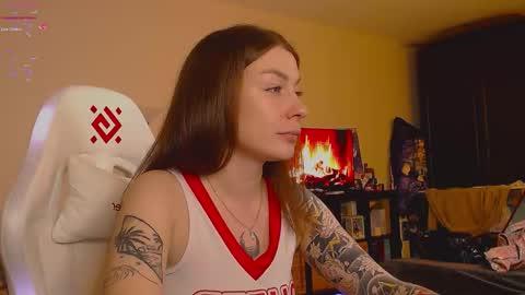  moon  online show from November 8, 2025, 3:56 pm