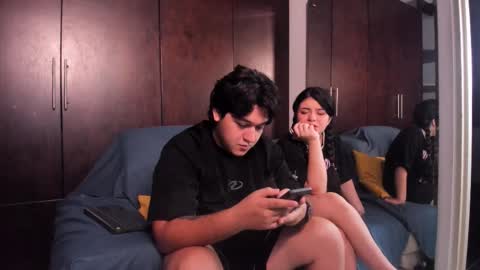 Snapshot of weemilyandandrew chatting on March 1, 2026, 4:25 am EMILY ANDREW online show from March 1, 2026, 4:25 am