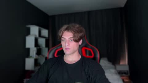 Snapshot of wellidonehere chatting on November 4, 2025, 11:04 pm wellidonehere online show from November 4, 2025, 11:04 pm