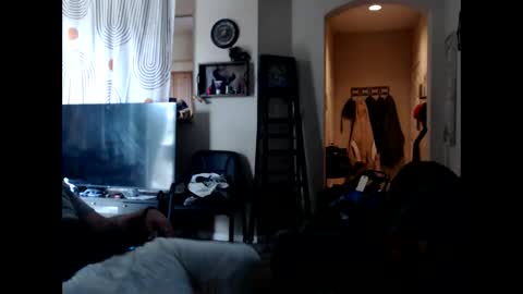 Snapshot of weluvwoman84 chatting on December 18, 2024, 8:36 pm RiZZA and MiKE online show from December 18, 2024, 8:36 pm