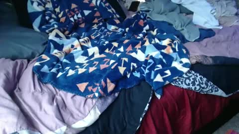 Snapshot of weluvwoman84 chatting on January 27, 2025, 7:35 pm RiZZA and MiKE online show from January 27, 2025, 7:35 pm