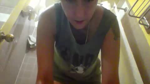 Snapshot of weluvwoman84 chatting on October 19, 2025, 11:38 pm RiZZA and MiKE online show from October 19, 2025, 11:38 pm