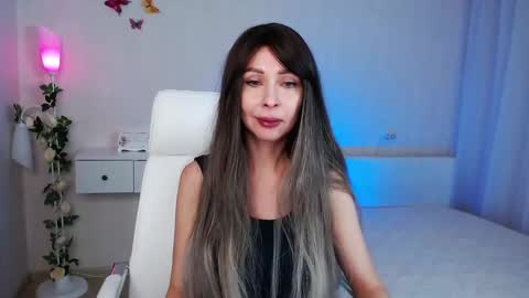 Wendi Foster online show from December 24, 2024, 7:55 pm