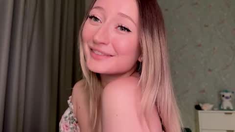 Daisy    online show from November 12, 2025, 5:13 pm