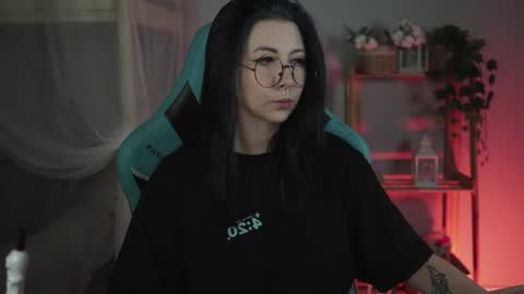 little girl who is always rightLisa online show from November 11, 2025, 1:16 am