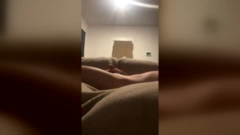 yoboiw online show from June 28, 2026, 5:35 am