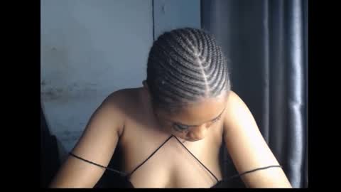 queen online show from December 28, 2024, 6:29 pm