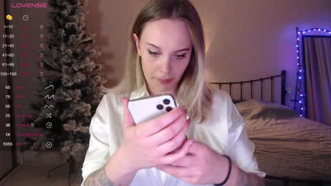 Lana online show from December 7, 2024, 5:31 pm