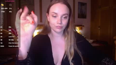 Lana online show from April 15, 2026, 8:31 pm