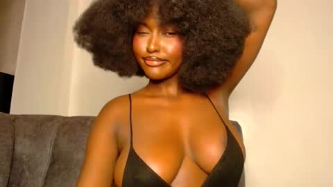 Snapshot of wet_wife_material chatting on January 11, 2025, 11:02 pm Macey online show from January 11, 2025, 11:02 pm