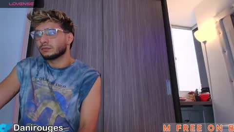 Snapshot of wetbubble chatting on November 29, 2025, 9:07 pm Mia and Dylan online show from November 29, 2025, 9:07 pm