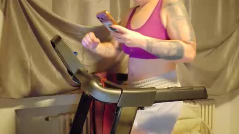 Snapshot of wetgerman2 chatting on April 28, 2026, 8:58 pm Wetgerman online show from April 28, 2026, 8:58 pm