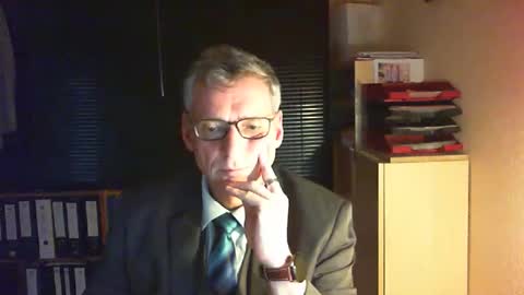 Snapshot of wetsuitedman chatting on February 22, 2026, 4:05 pm Franz online show from February 22, 2026, 4:05 pm