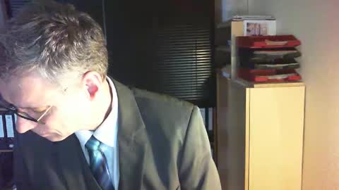 Snapshot of wetsuitedman chatting on February 23, 2026, 3:53 pm Franz online show from February 23, 2026, 3:53 pm