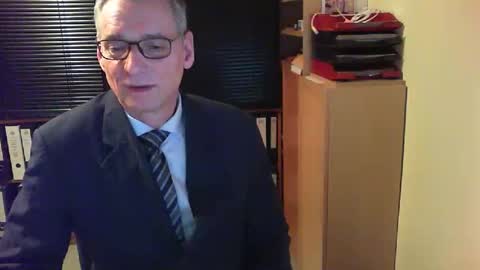 Snapshot of wetsuitedman chatting on April 6, 2026, 4:21 am Franz online show from April 6, 2026, 4:21 am