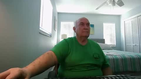 Snapshot of wfs2946 chatting on December 16, 2024, 3:32 pm wfs2946 online show from December 16, 2024, 3:32 pm