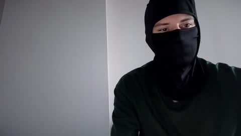 whispero_o online show from December 22, 2025, 5:37 am