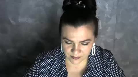 white__queen_ online show from June 16, 2026, 6:38 am