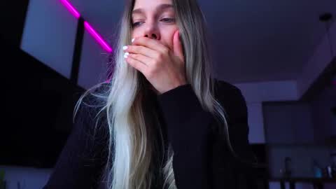 Kate  online show from October 26, 2025, 7:14 am