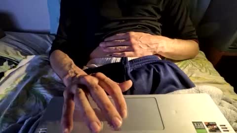 Mmmm online show from April 19, 2026, 8:44 pm