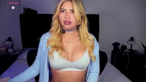 Snapshot of whites_emma chatting on October 24, 2025, 2:41 am EMMA online show from October 24, 2025, 2:41 am