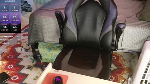 Snapshot of whitewolf2727 chatting on January 13, 2025, 11:06 pm WhiteWolf online show from January 13, 2025, 11:06 pm