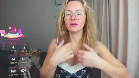 whitneypunnch online show from December 18, 2025, 6:52 am