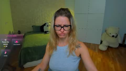 Snapshot of whitneypunnch chatting on July 1, 2026, 9:00 am whitneypunnch online show from July 1, 2026, 9:00 am