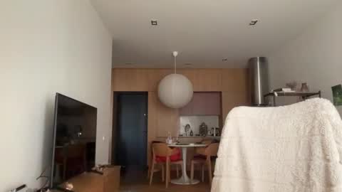 Alisa online show from March 18, 2026, 7:44 am