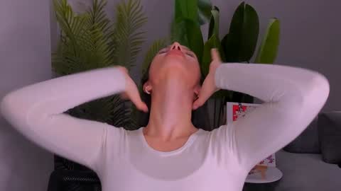 Snapshot of whoislulu chatting on December 10, 2024, 4:49 pm whoislulu online show from December 10, 2024, 4:49 pm