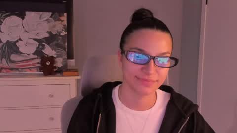 Snapshot of whoislulu chatting on May 4, 2026, 8:49 pm whoislulu online show from May 4, 2026, 8:49 pm