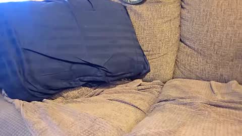 whorekneeweeny online show from March 30, 2026, 9:16 pm