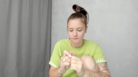 Snapshot of why_again_me chatting on February 8, 2026, 7:28 pm Veronica online show from February 8, 2026, 7:28 pm