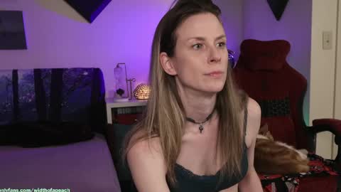 Snapshot of widthofapeach chatting on April 19, 2026, 2:44 am Gretchen Jimmy online show from April 19, 2026, 2:44 am