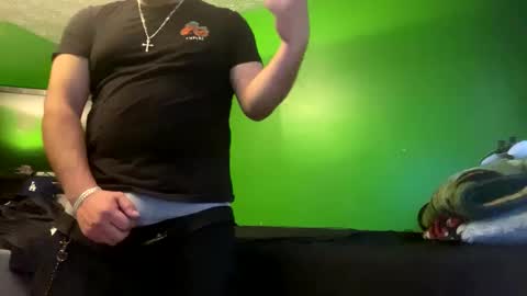 Snapshot of wifeleftm chatting on February 9, 2025, 12:19 pm simbastud online show from February 9, 2025, 12:19 pm