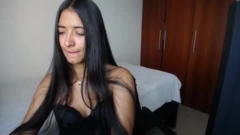 Ilauren online show from March 2, 2026, 1:40 pm