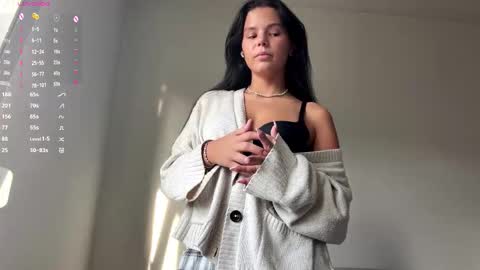 Mia online show from November 23, 2025, 10:59 am