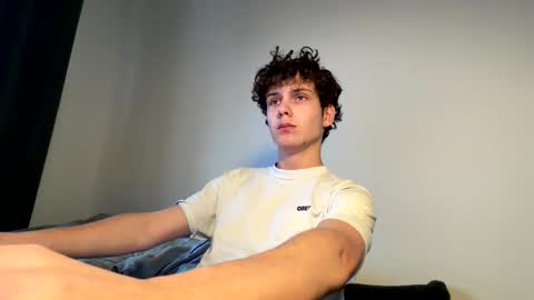 Snapshot of wilddesire18 chatting on February 14, 2026, 3:42 pm wilddesire18 online show from February 14, 2026, 3:42 pm