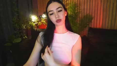 Snapshot of wildkittenx_ chatting on November 17, 2025, 6:41 am Alena online show from November 17, 2025, 6:41 am